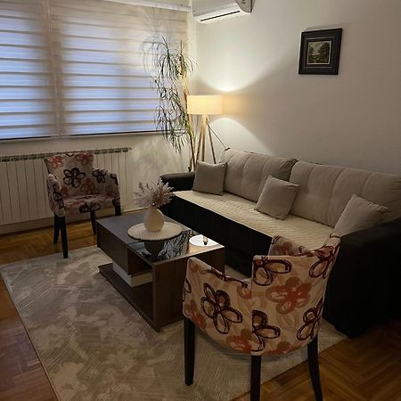 Apartman Manja Lukavica Exterior photo